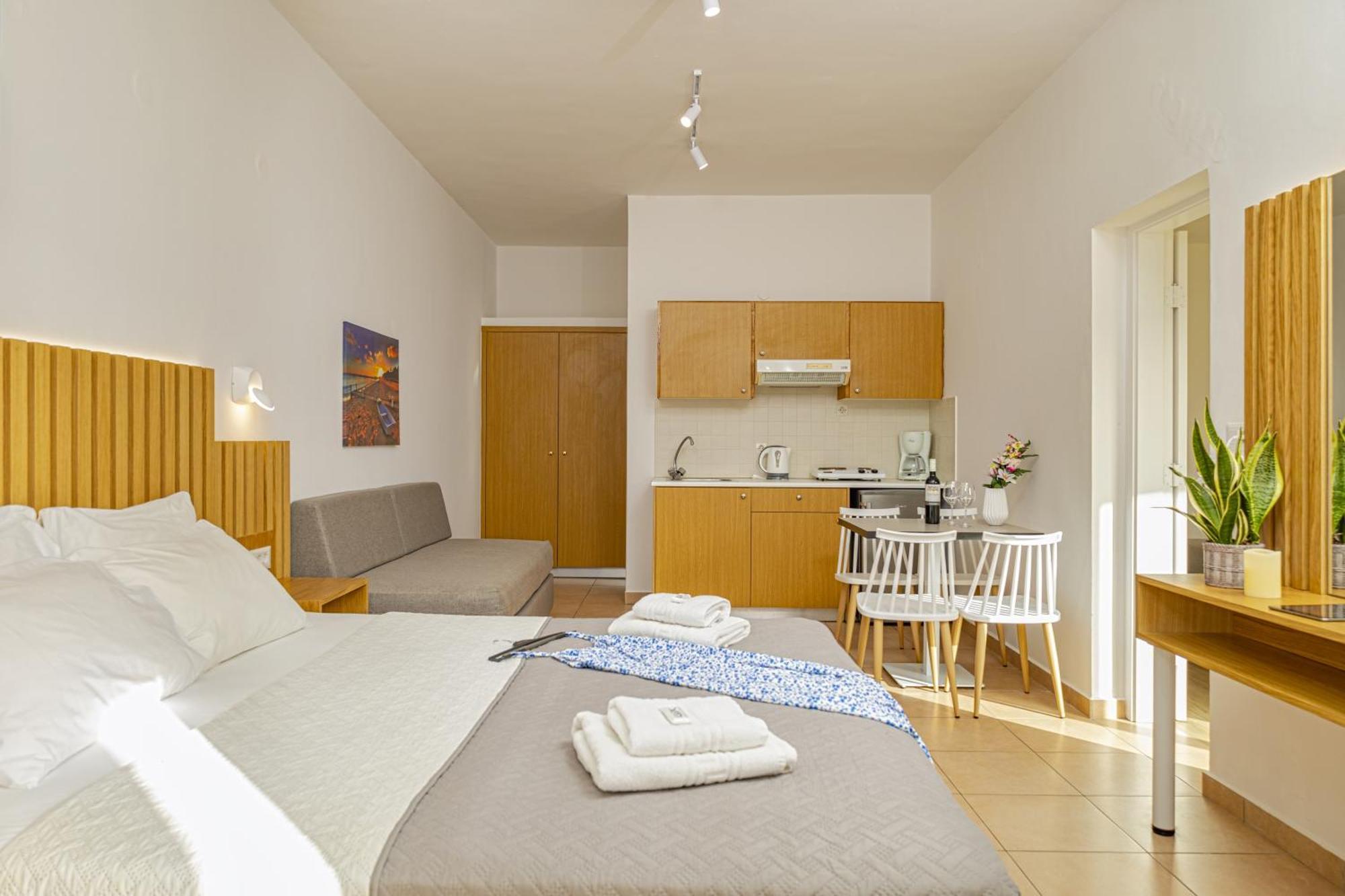 Theos Village Apartments Kato Daratso Exteriér fotografie