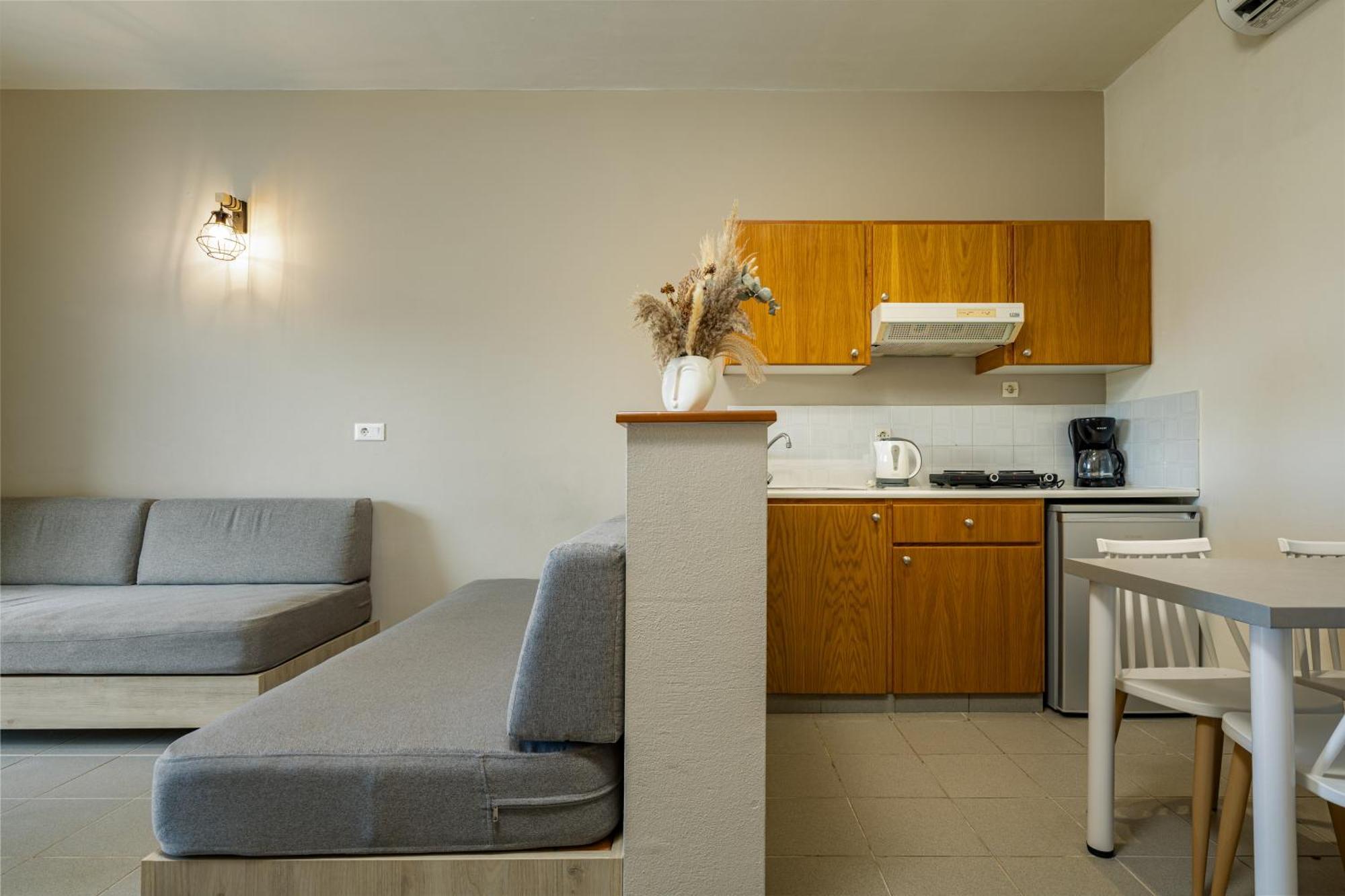 Theos Village Apartments Kato Daratso Exteriér fotografie